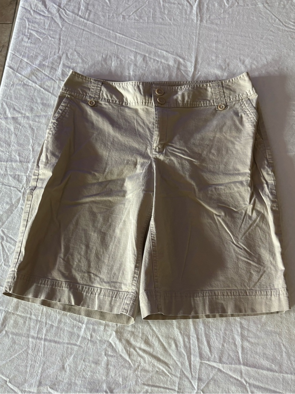 Hannah Women's Khaki Bermuda Shorts